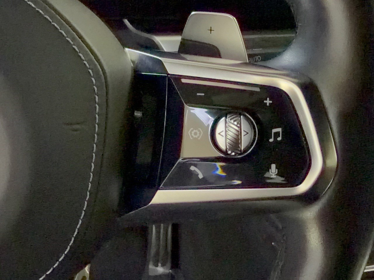 Certified 2025 BMW 750e xDrive AWD/4WD image 19
