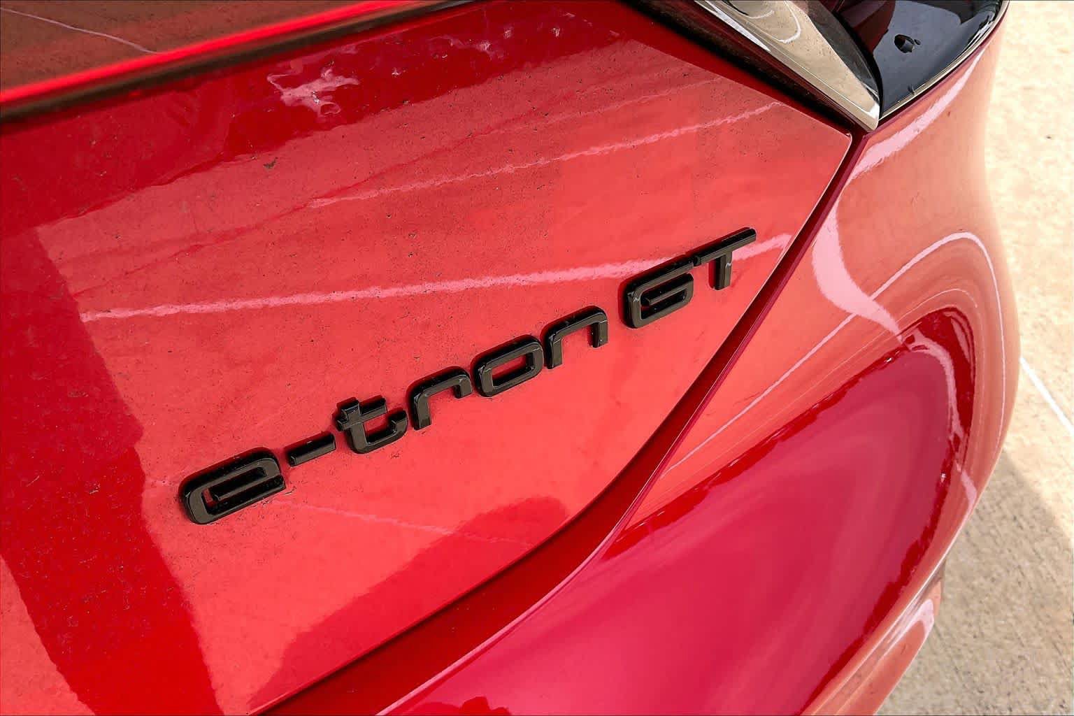 Used 2024 Audi RS e-tron GT w/ Carbon Performance Package AWD/4WD image 9