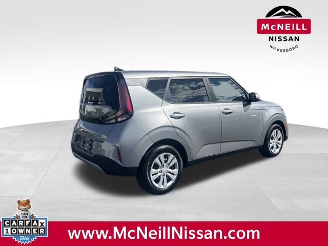 Used 2023 Kia Soul LX image 7
