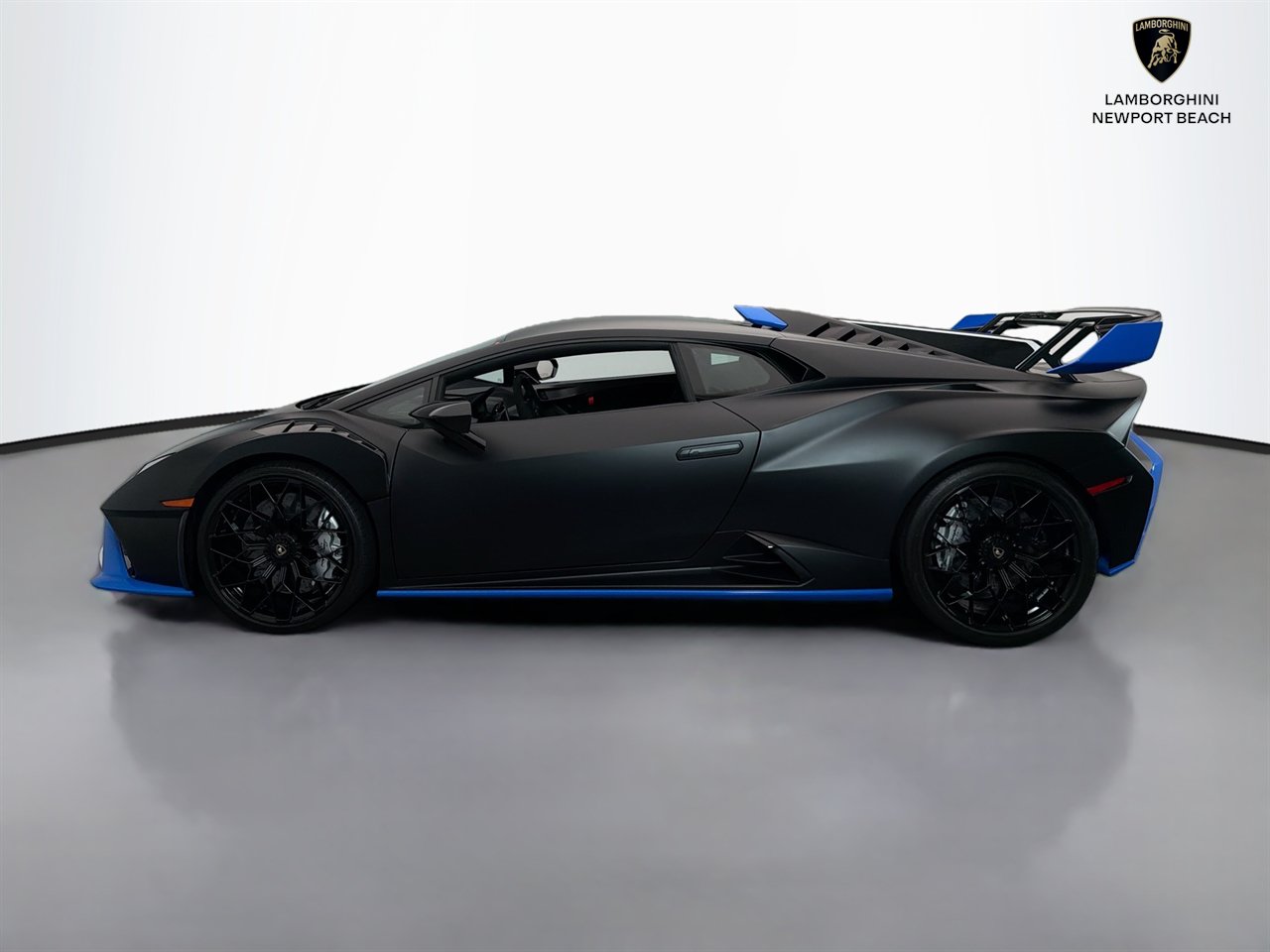 Used 2024 Lamborghini Huracan STO RWD image 22