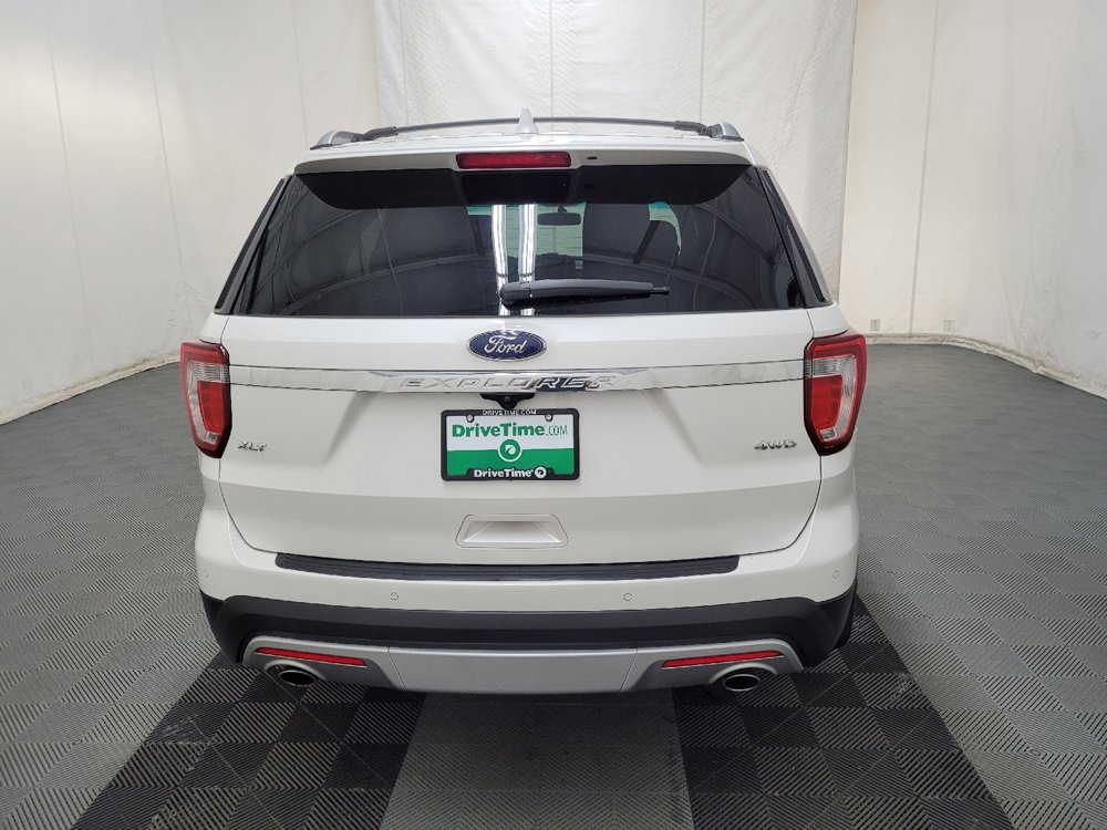 Used 2016 Ford Explorer XLT w/ Equipment Group 202A image 7