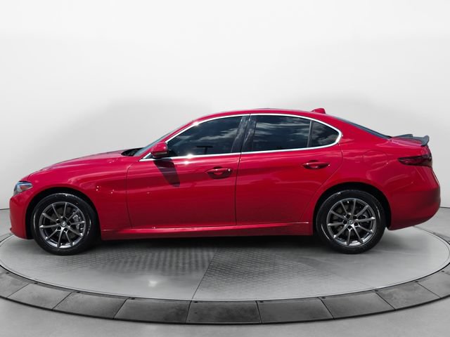 Used 2019 Alfa Romeo Giulia AWD w/ Cold Weather Package image 2