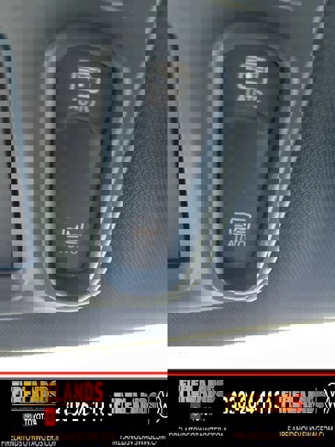 Used 2018 Chrysler Pacifica Limited image 31