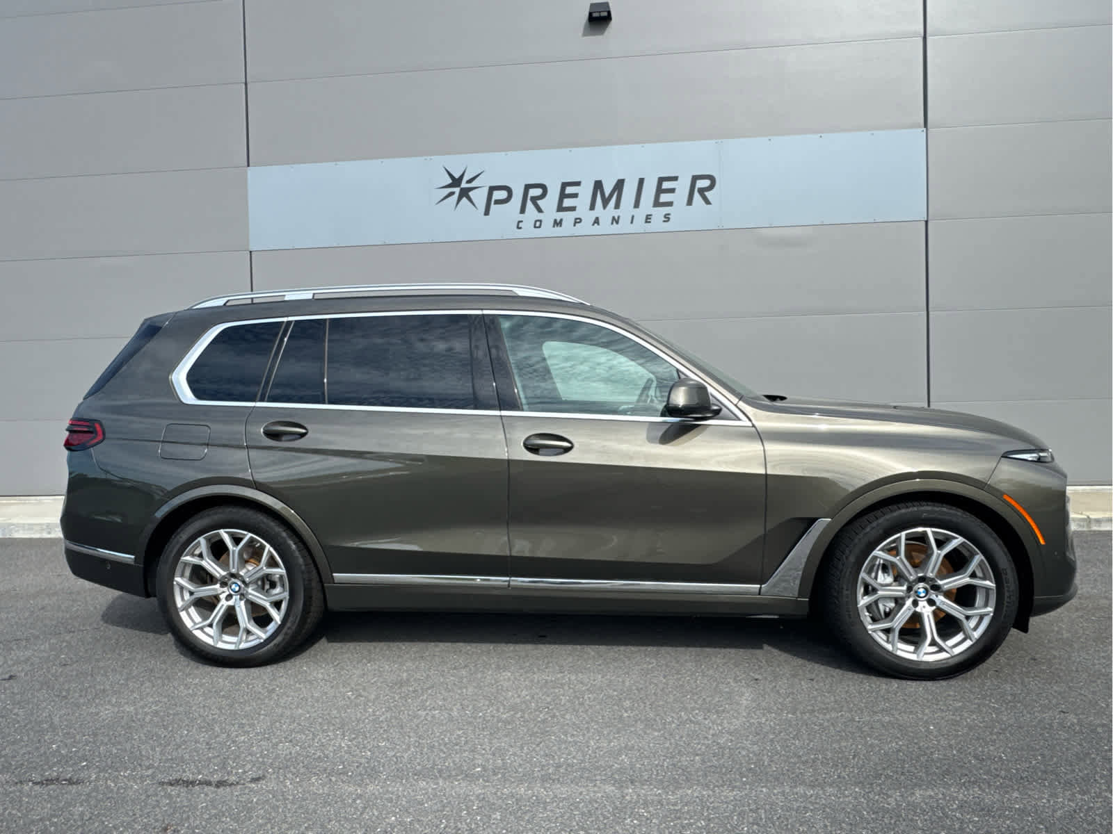 Used 2026 BMW X7 xDrive40i w/ Executive Package AWD/4WD image 6