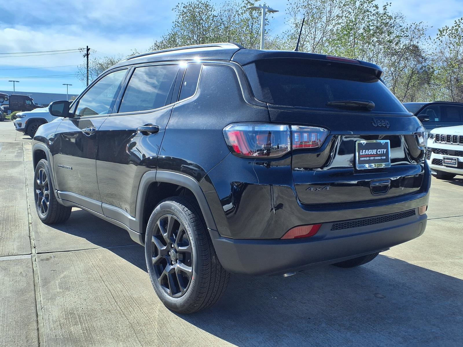 New 2026 Jeep Compass Latitude AWD/4WD image 2