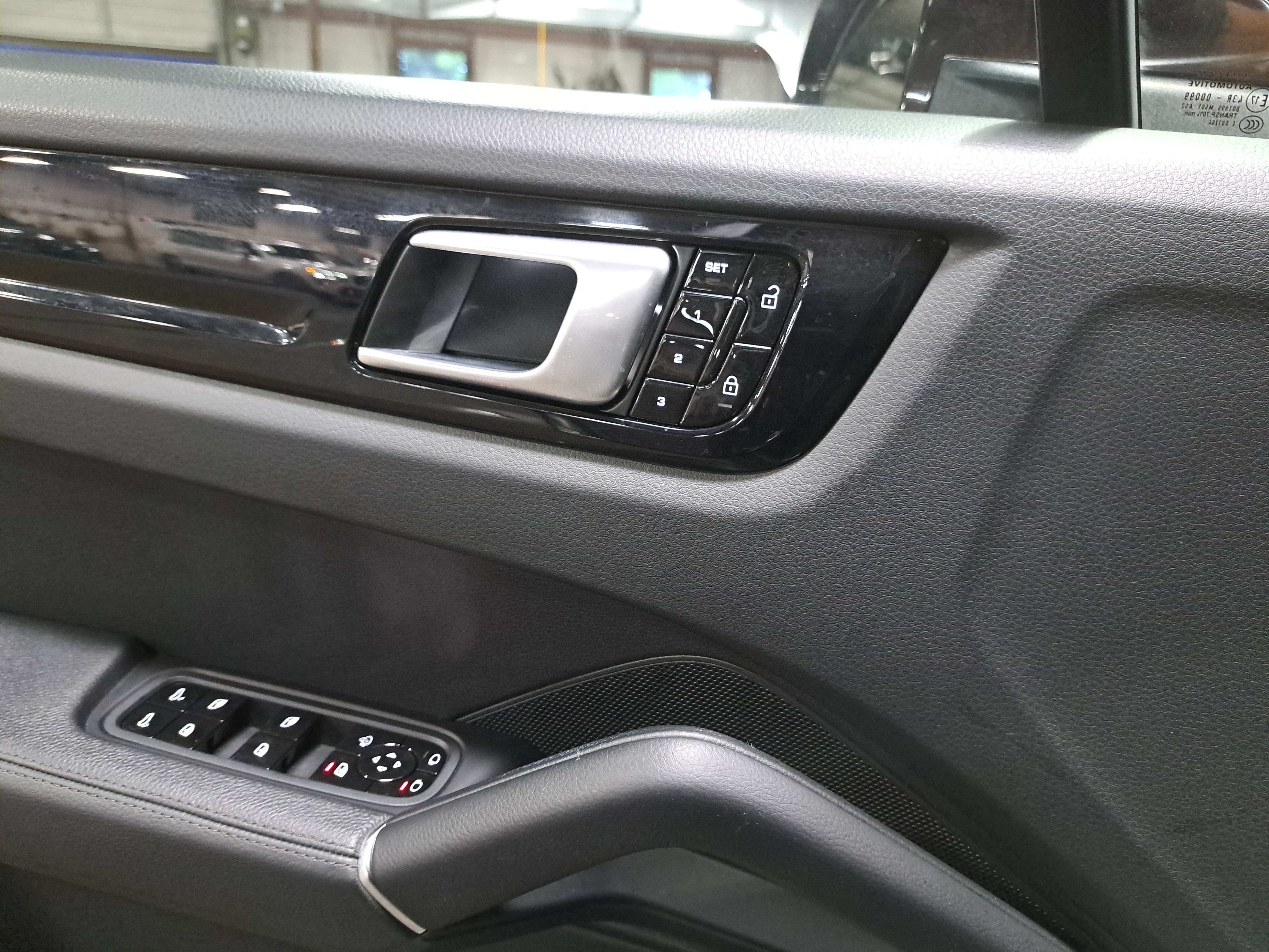 Used 2019 Porsche Cayenne S AWD/4WD image 28