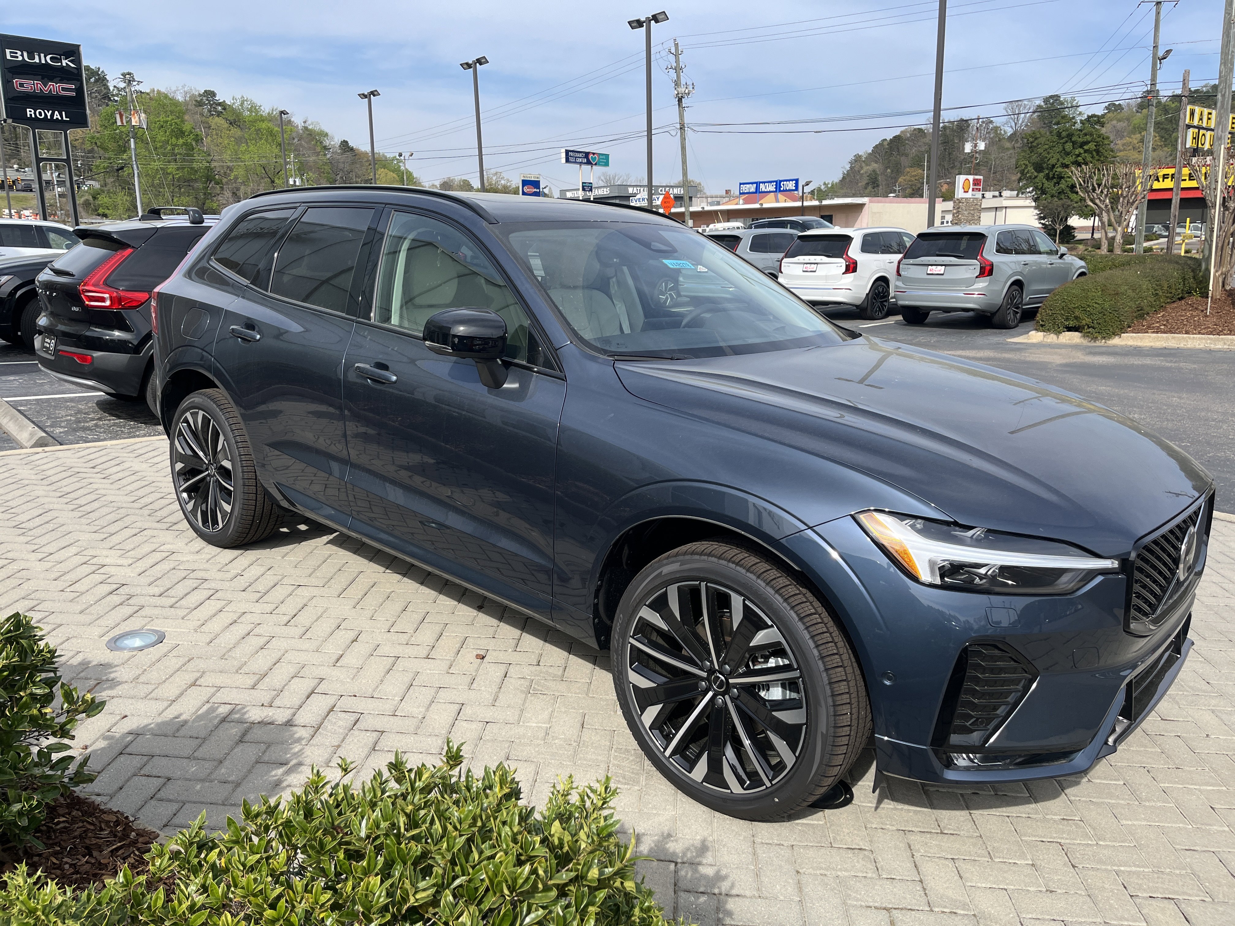 New 2026 Volvo XC60 B5 Ultra w/ Protection Package Premier image 6