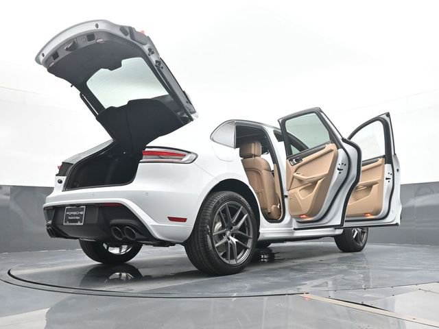 New 2026 Porsche Macan Turbo image 27