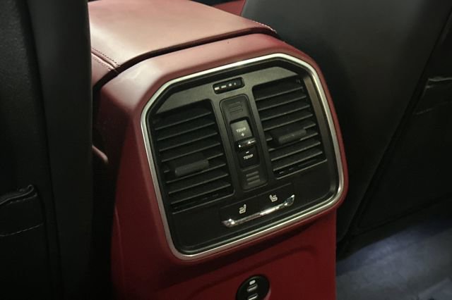 Used 2023 Porsche Macan S image 15