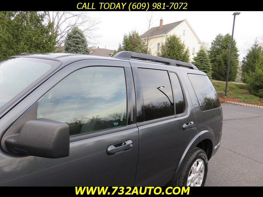Used 2010 Ford Explorer XLT image 18
