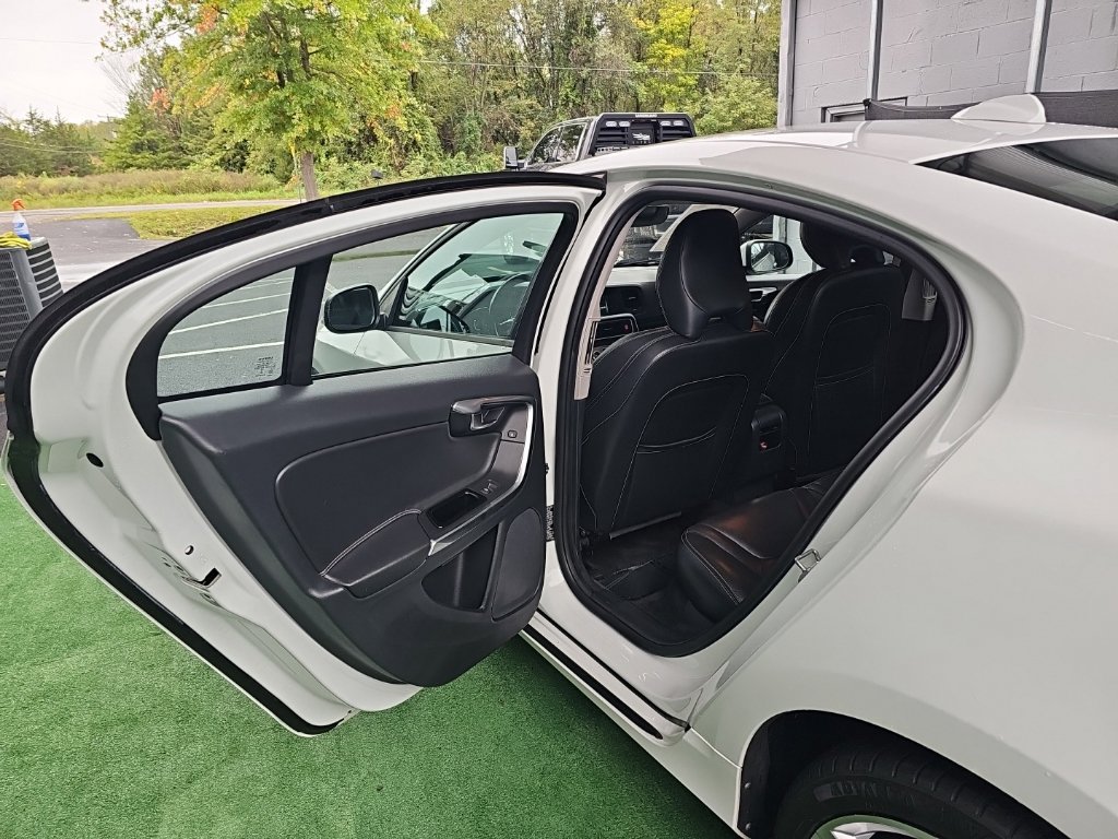 Used 2017 Volvo S60 T5 Dynamic w/ Vision Package AWD/4WD image 36