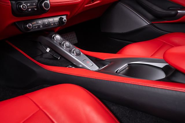 Used 2019 Ferrari Portofino RWD image 35