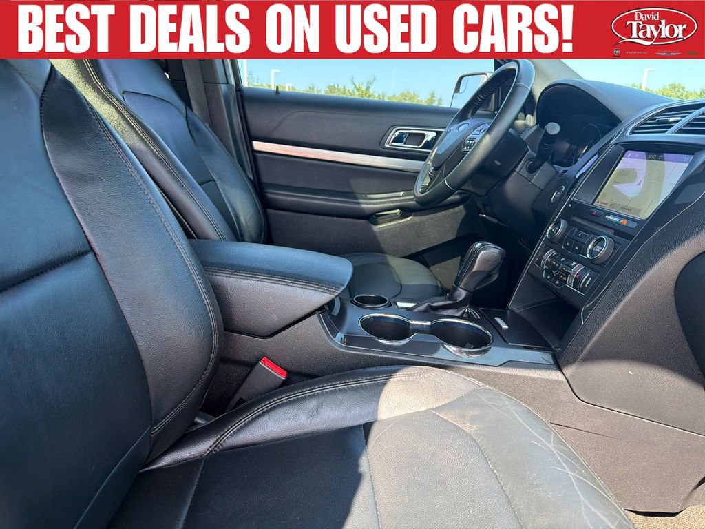 Used 2018 Ford Explorer XLT w/ Equipment Group 202A FWD image 29