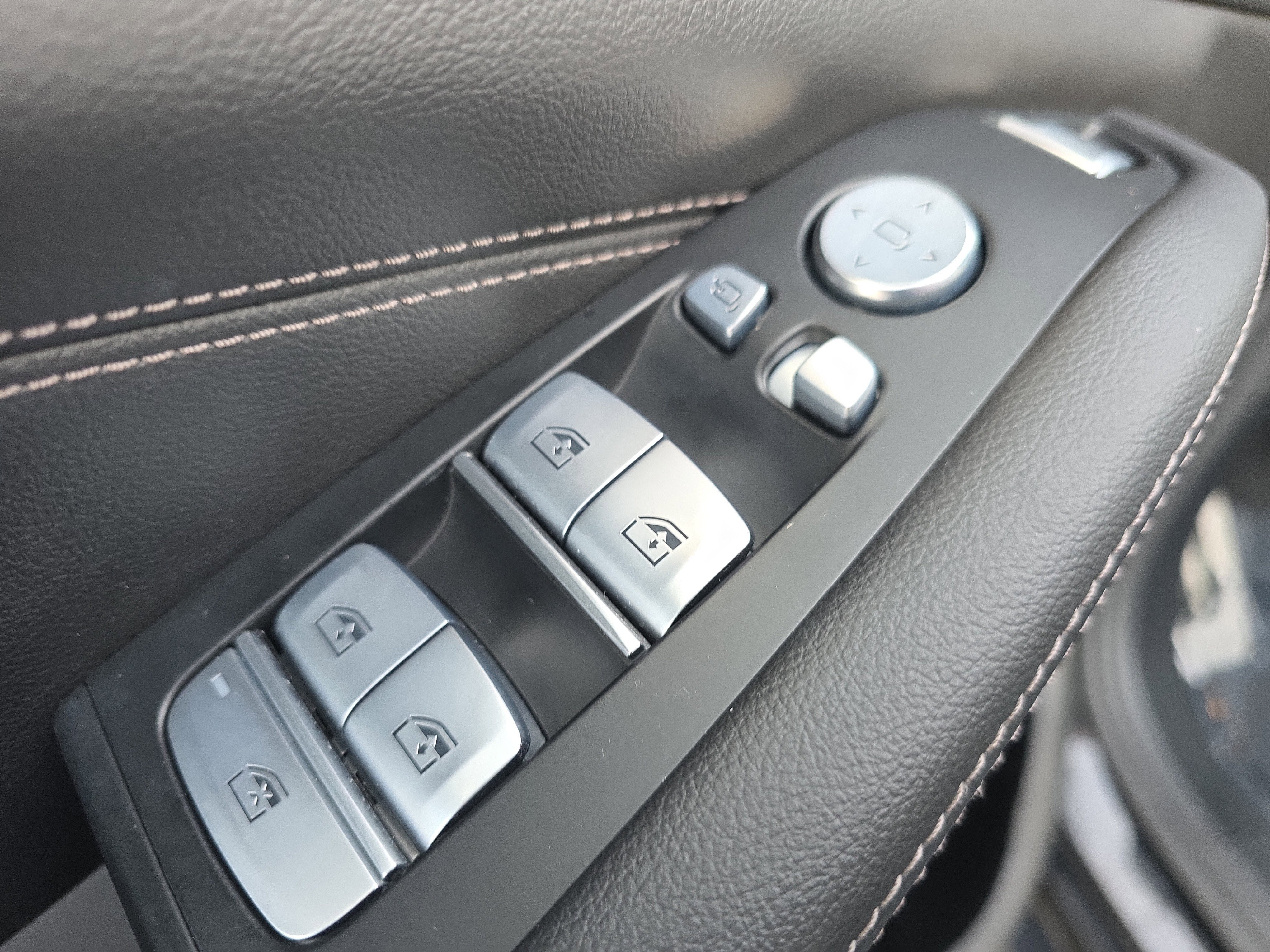 Used 2022 BMW X7 xDrive40i w/ M Sport Package image 20