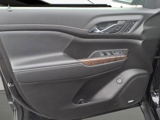 Used 2023 GMC Acadia Denali w/ Black Diamond Edition image 8