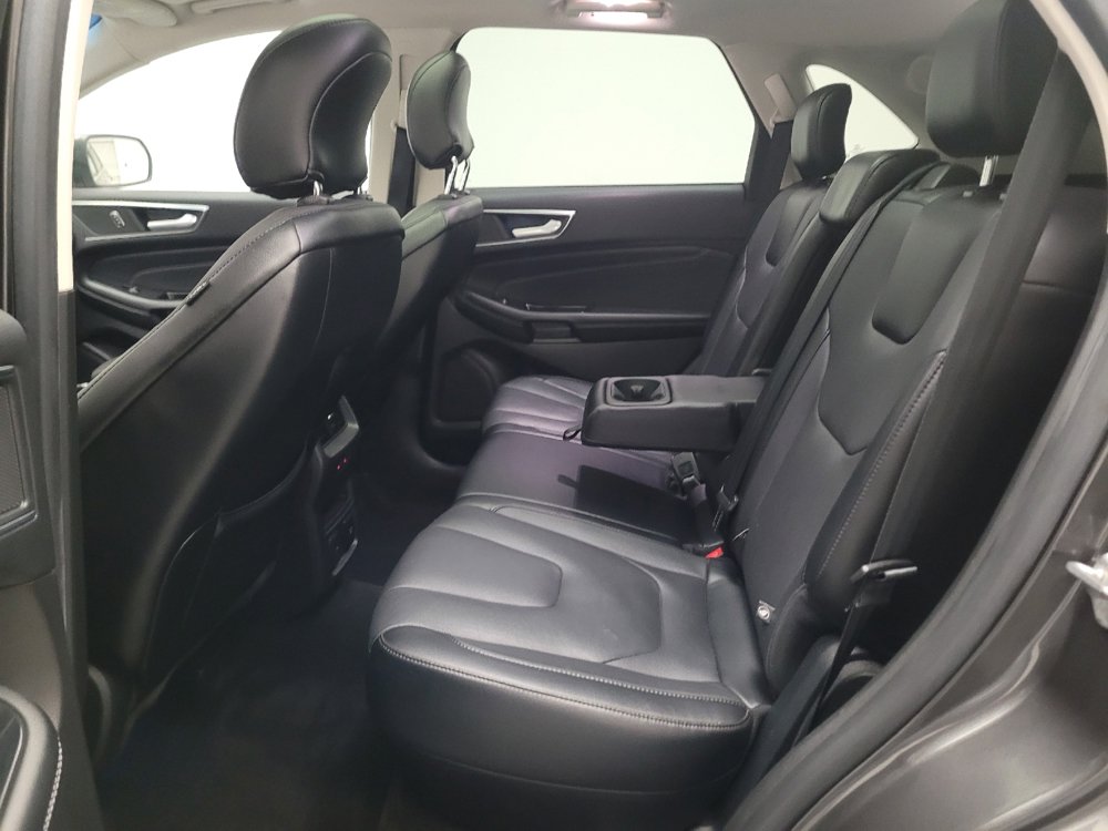Used 2017 Ford Edge Titanium w/ Equipment Group 301A FWD image 18