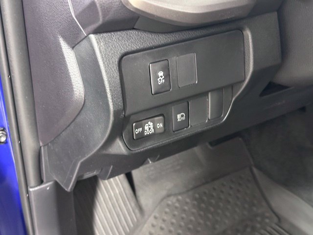 Used 2023 Toyota Tacoma SR5 AWD/4WD image 11