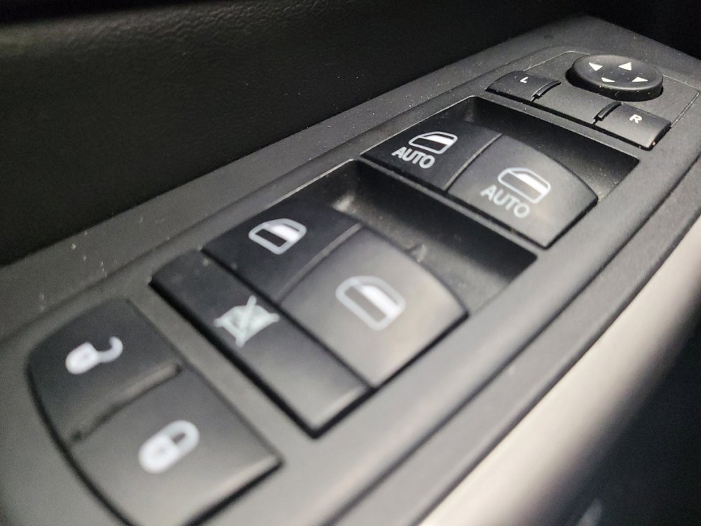 Used 2019 Jeep Cherokee High Altitude image 27