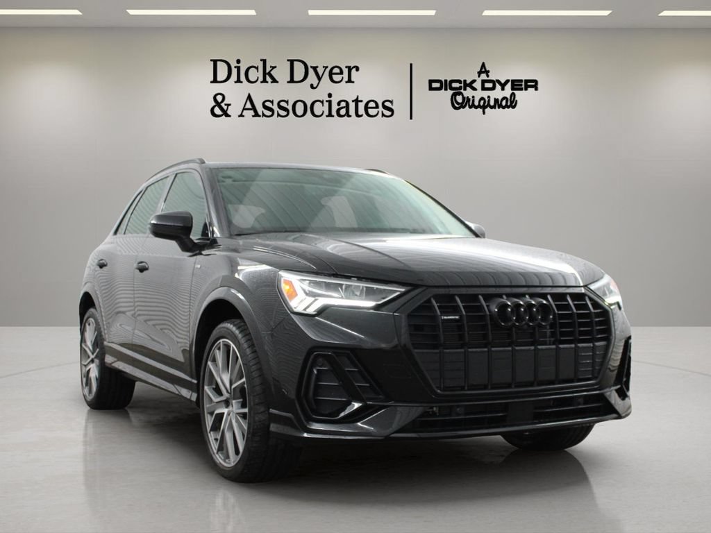 Used 2025 Audi Q3 2.0T Premium Plus AWD/4WD image 3