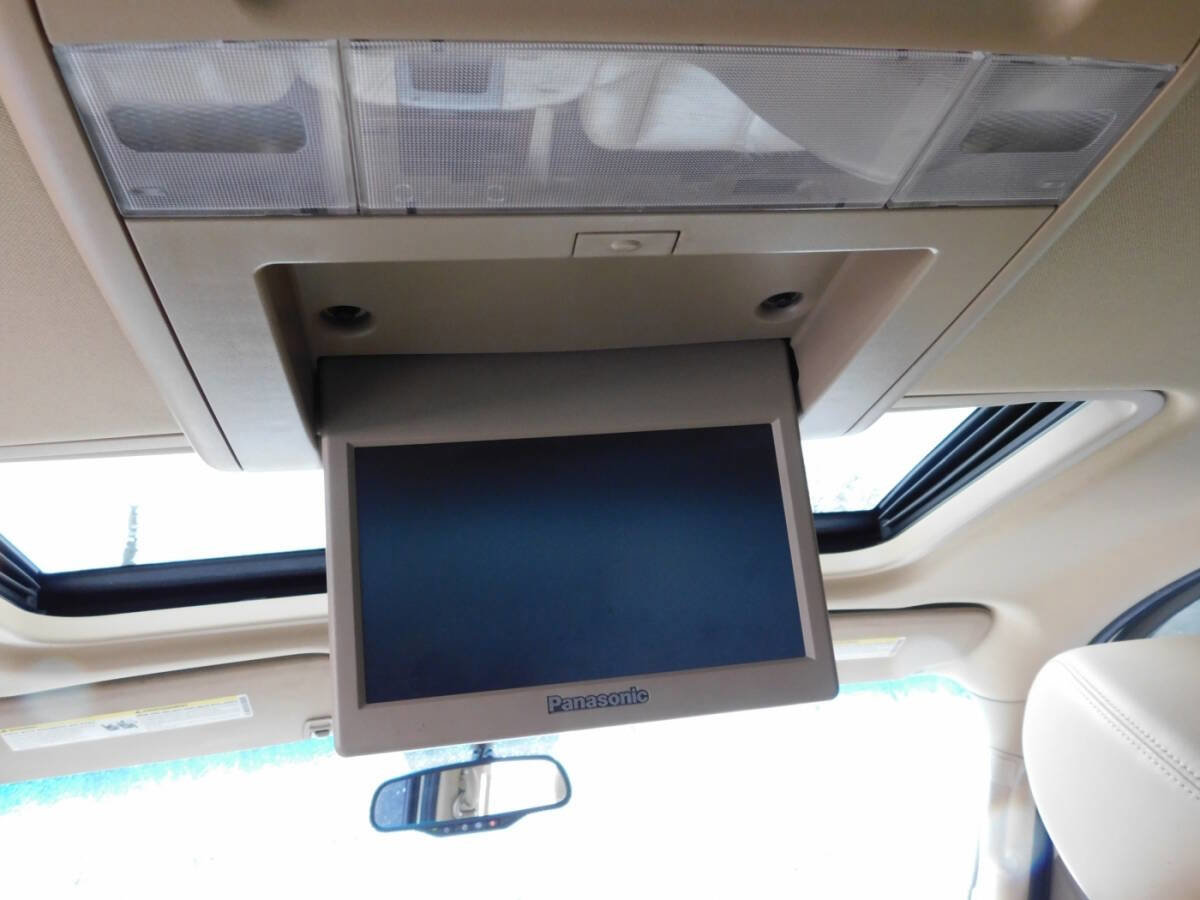 Used 2010 Chevrolet Avalanche LTZ AWD/4WD image 19