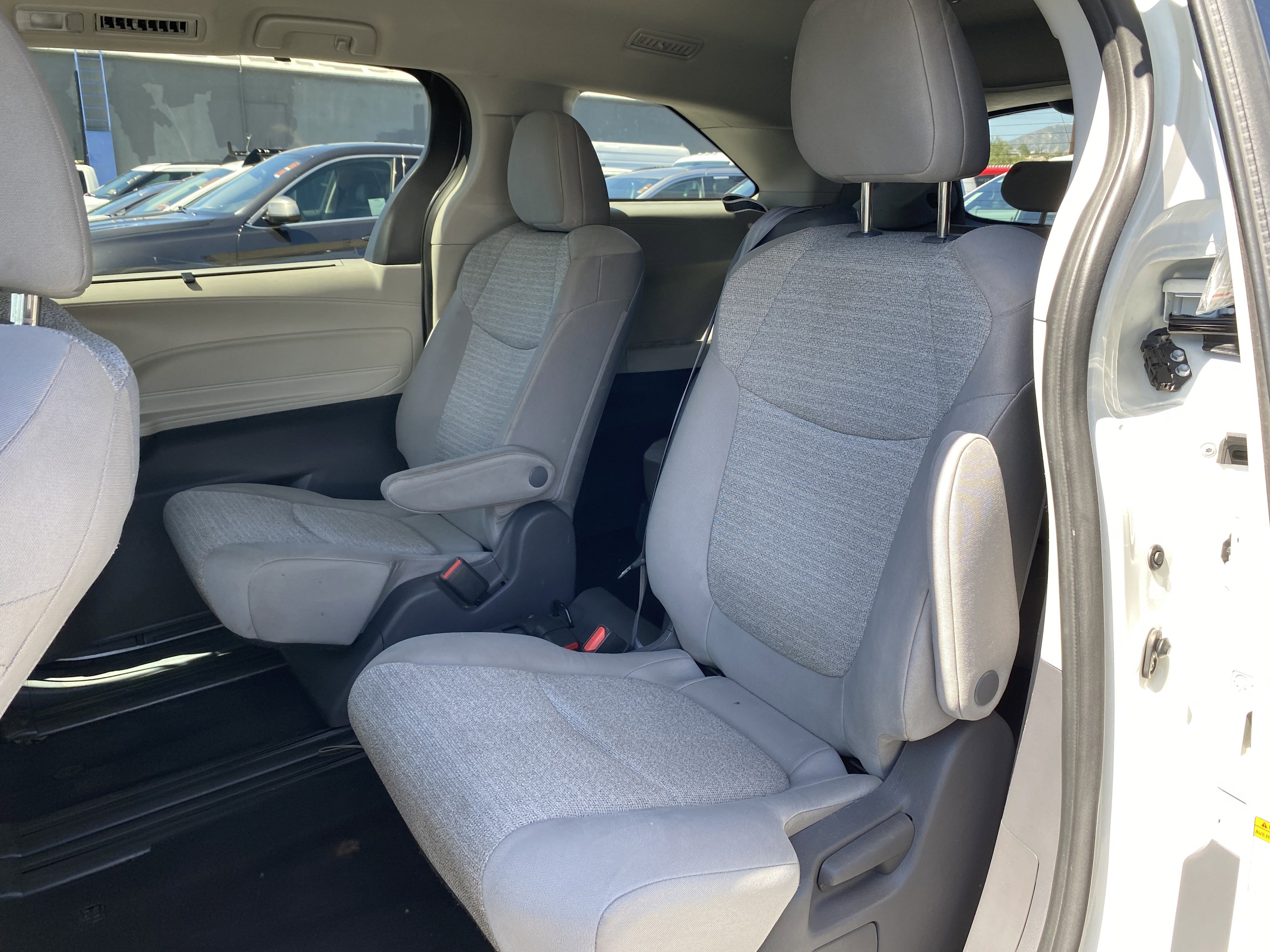 Used 2021 Toyota Sienna LE image 15