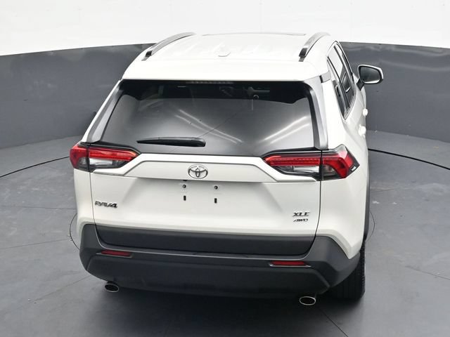 Used 2022 Toyota RAV4 XLE Premium AWD/4WD image 24