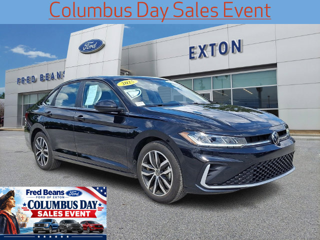 Used 2025 Volkswagen Jetta SE FWD image 1