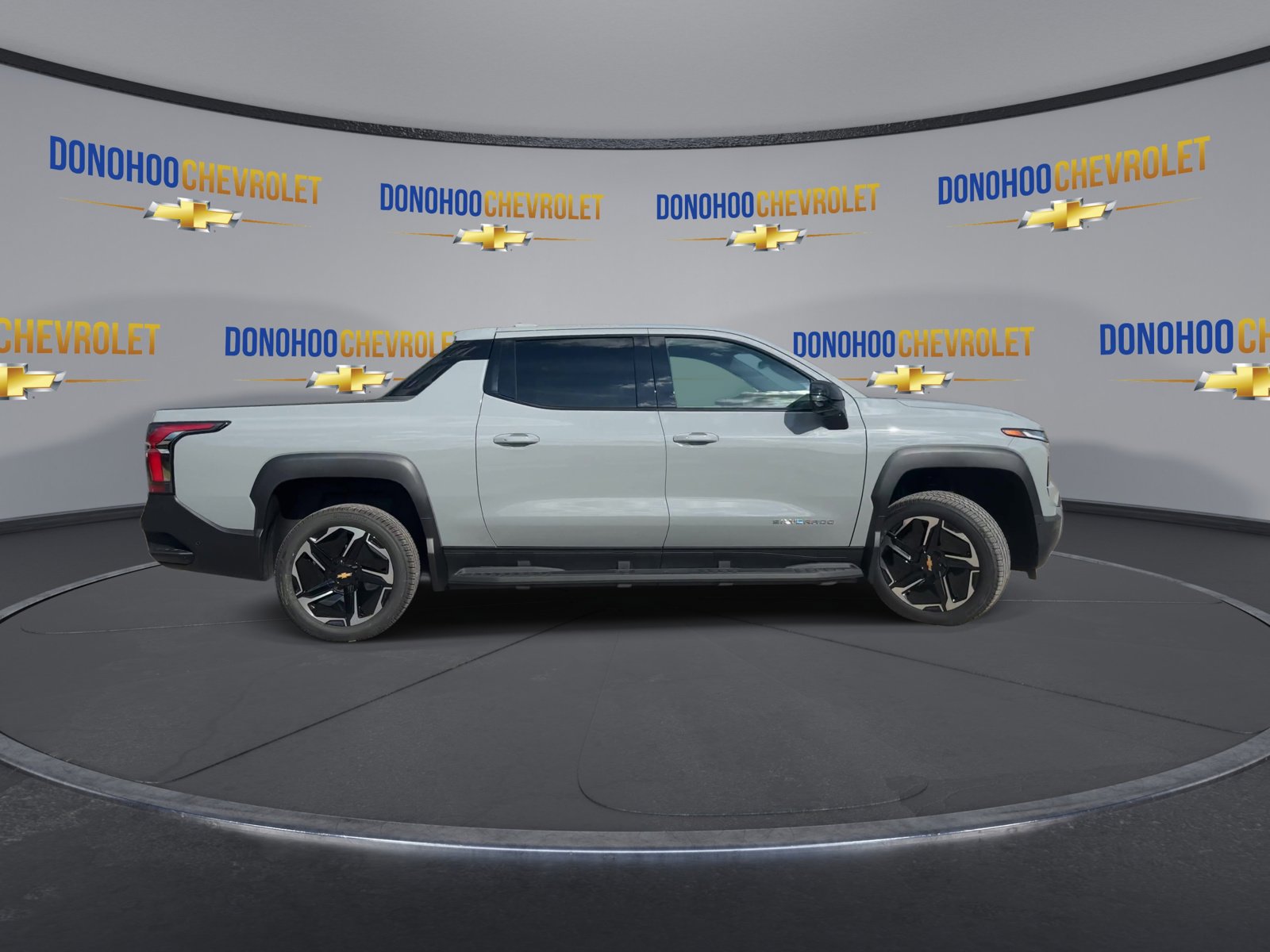 New 2026 Chevrolet Silverado EV LT w/ Premium Package image 9