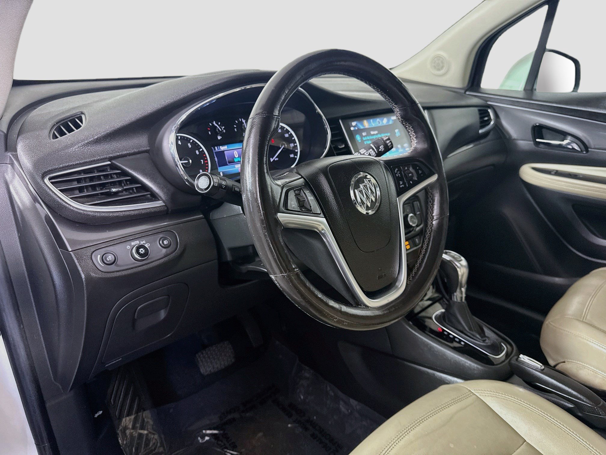 Used 2019 Buick Encore Essence FWD image 23