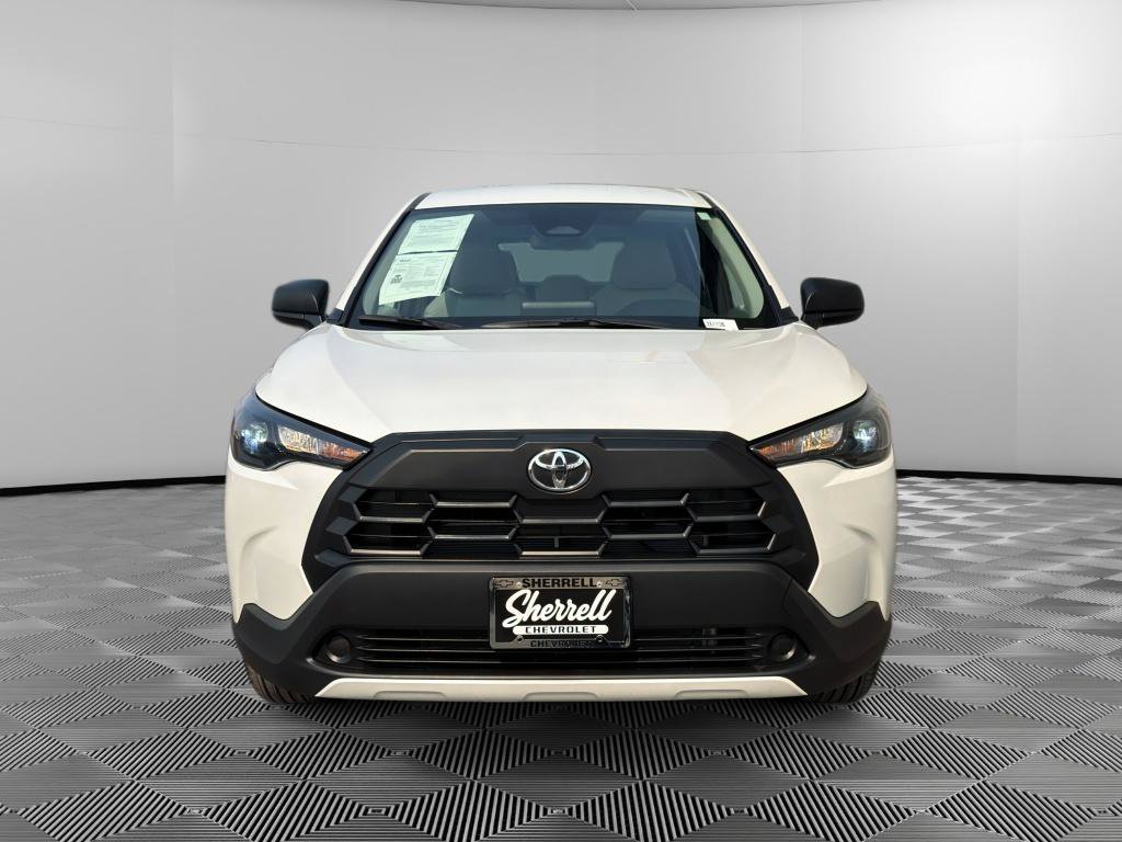 Used 2026 Toyota Corolla Cross L AWD/4WD image 2