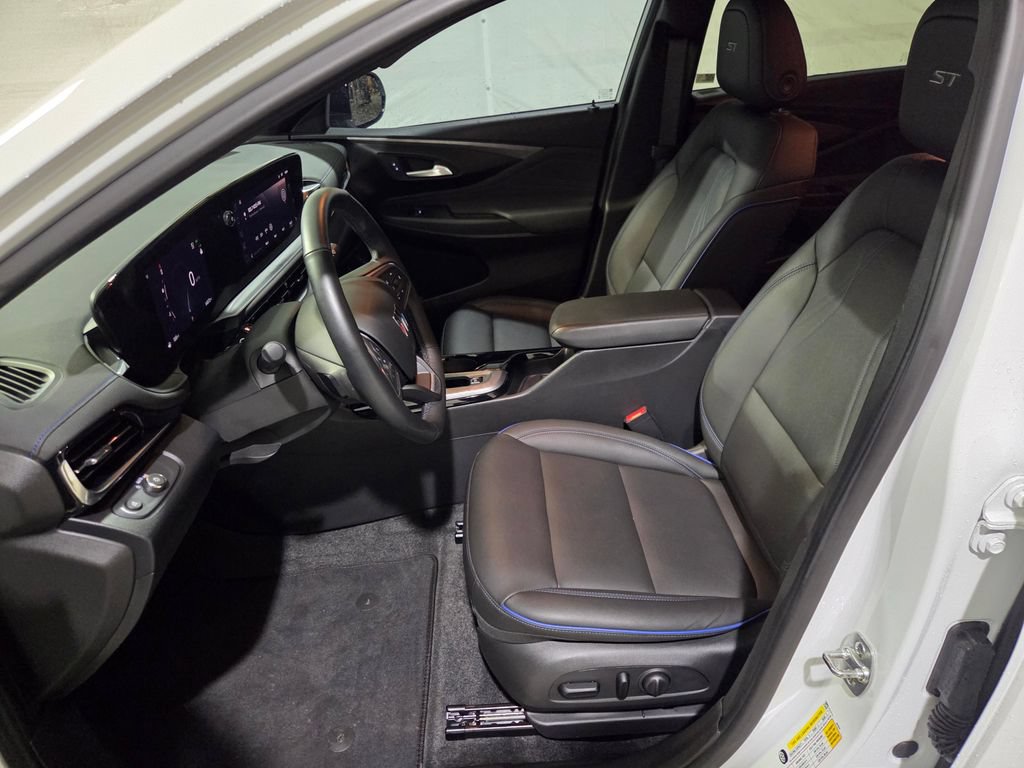 Used 2024 Buick Envista Sport Touring w/ Convenience I Package FWD image 17