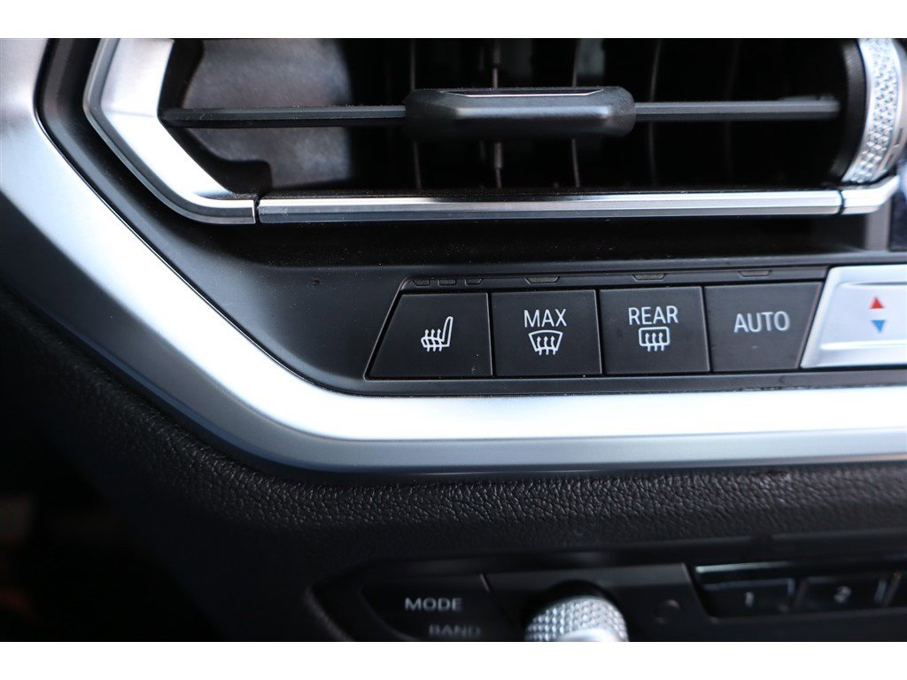Used 2021 BMW 330i xDrive Sedan AWD/4WD image 33