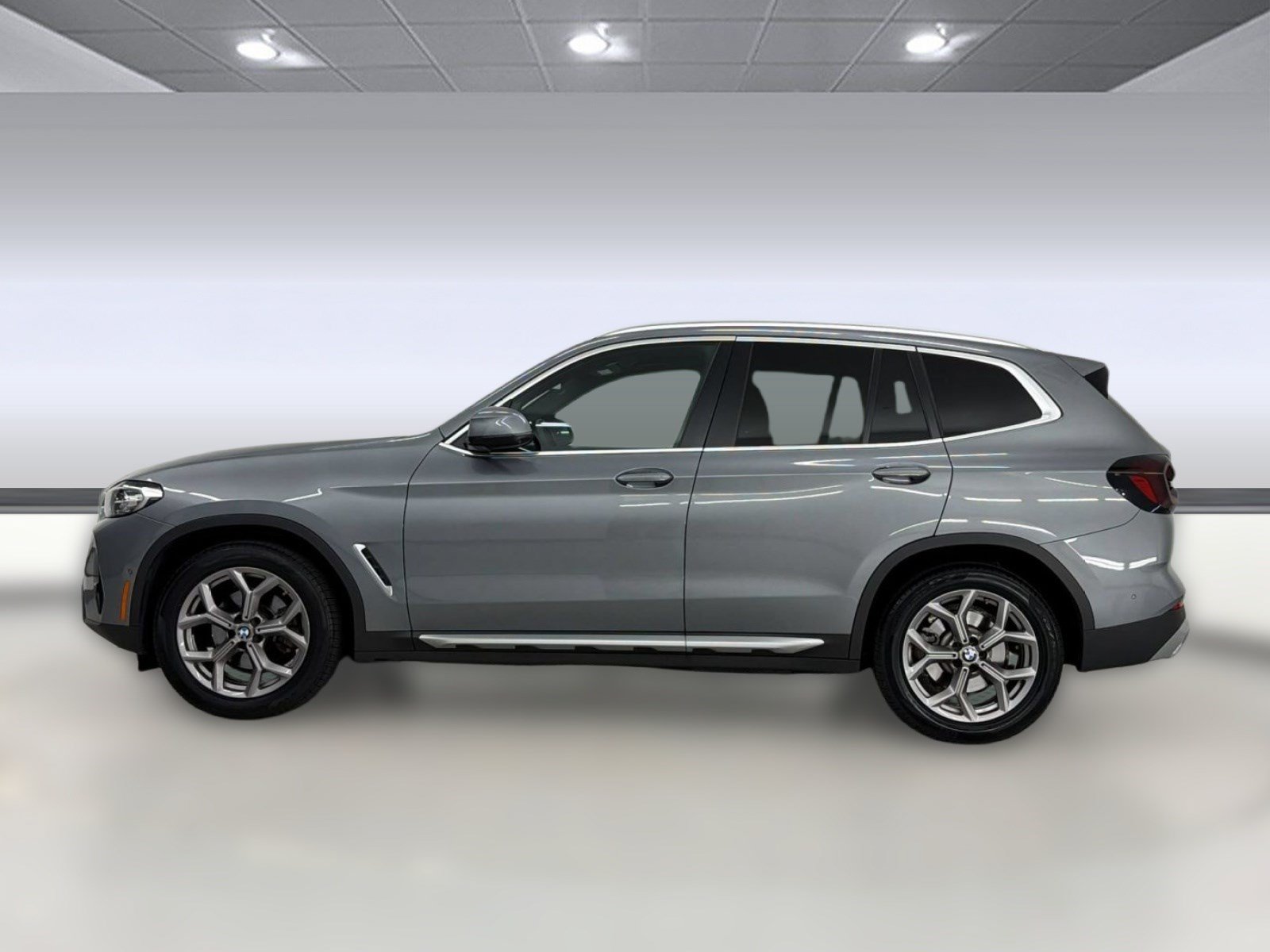 Used 2023 BMW X3 sDrive30i w/ Convenience Package RWD image 2