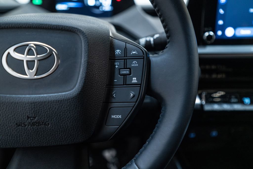 Used 2025 Toyota Prius LE image 20