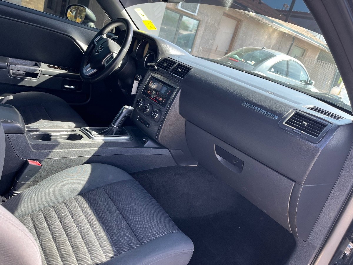 Used 2012 Dodge Challenger R/T RWD image 29