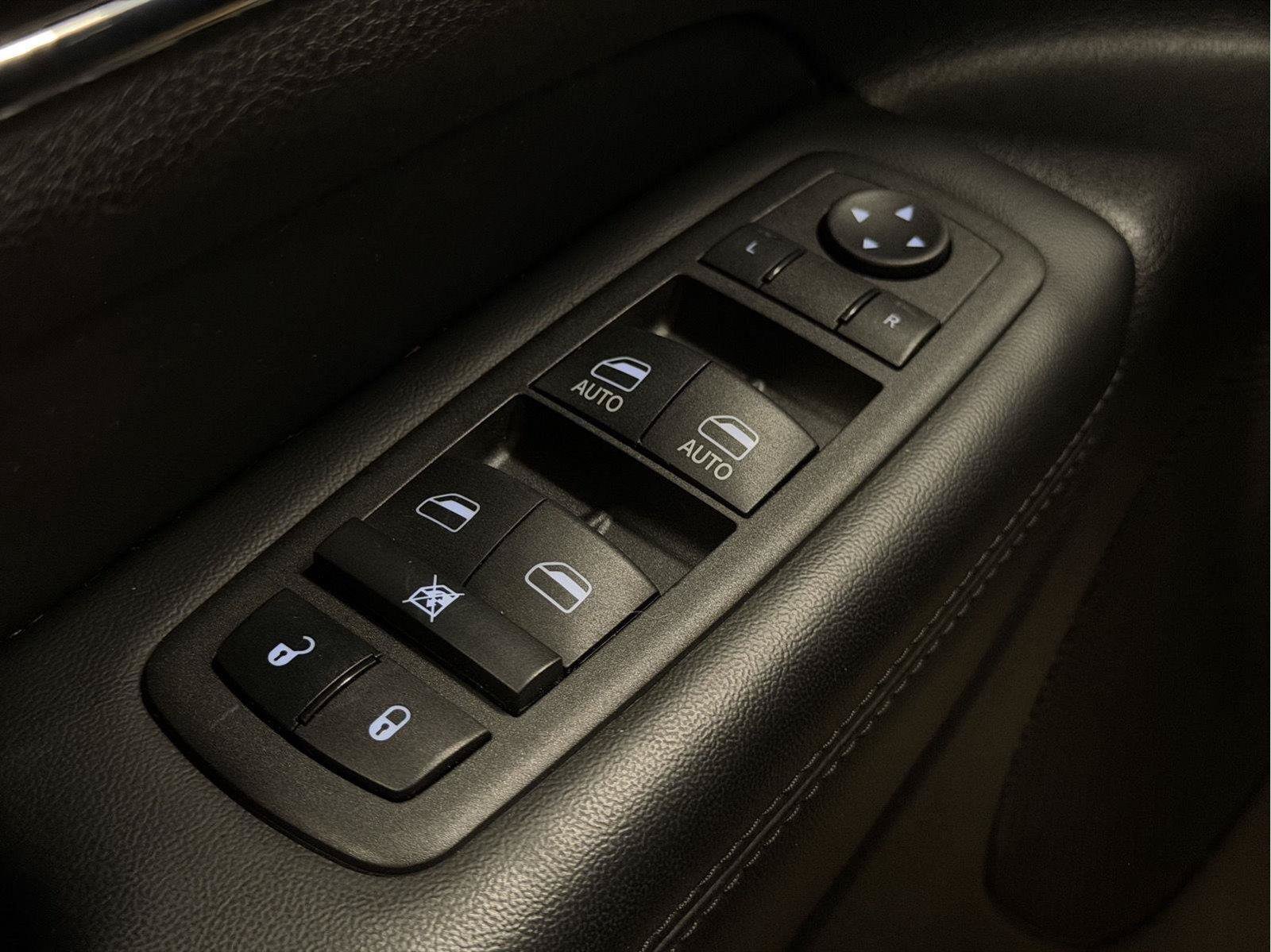 Used 2022 Jeep Grand Cherokee Limited AWD/4WD image 43
