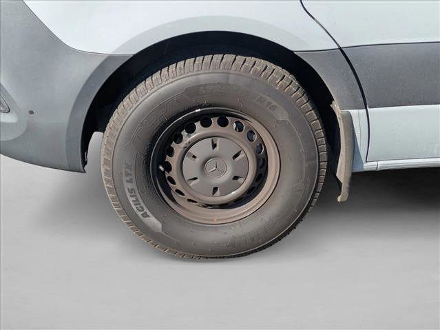 Used 2024 Mercedes-Benz Sprinter 2500 image 10