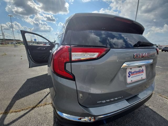 Used 2024 GMC Terrain SLT w/ Tech Package FWD image 28