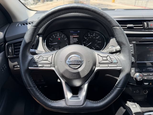 Used 2022 Nissan Rogue Sport SV w/ Technology Package FWD image 15