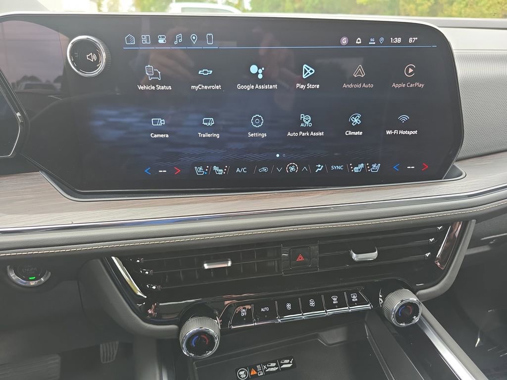New 2026 Chevrolet Suburban Premier image 21