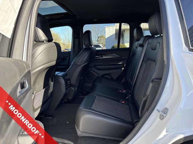 New 2025 Jeep Grand Cherokee Altitude image 6