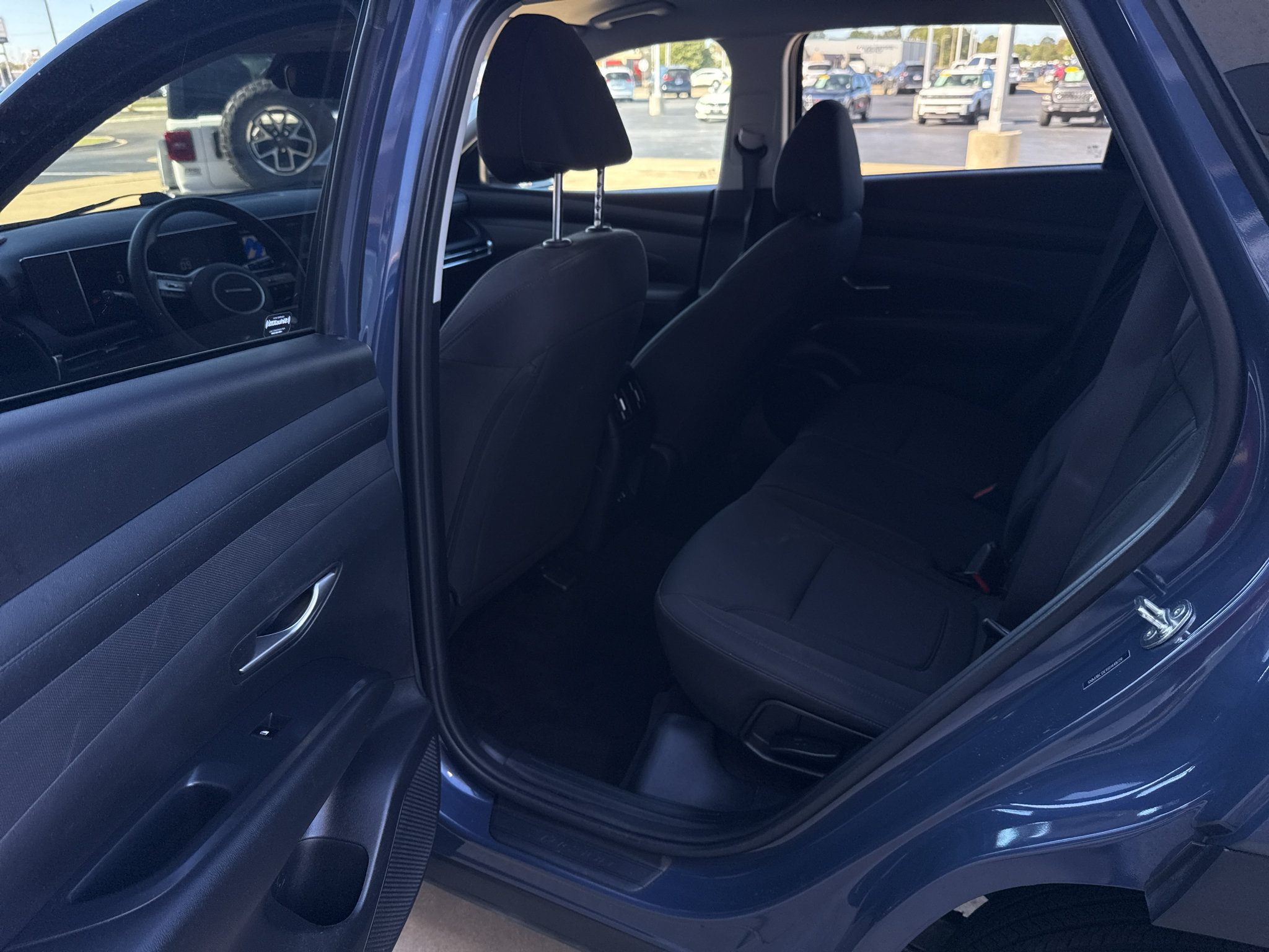 Used 2025 Hyundai Tucson SEL AWD/4WD image 13