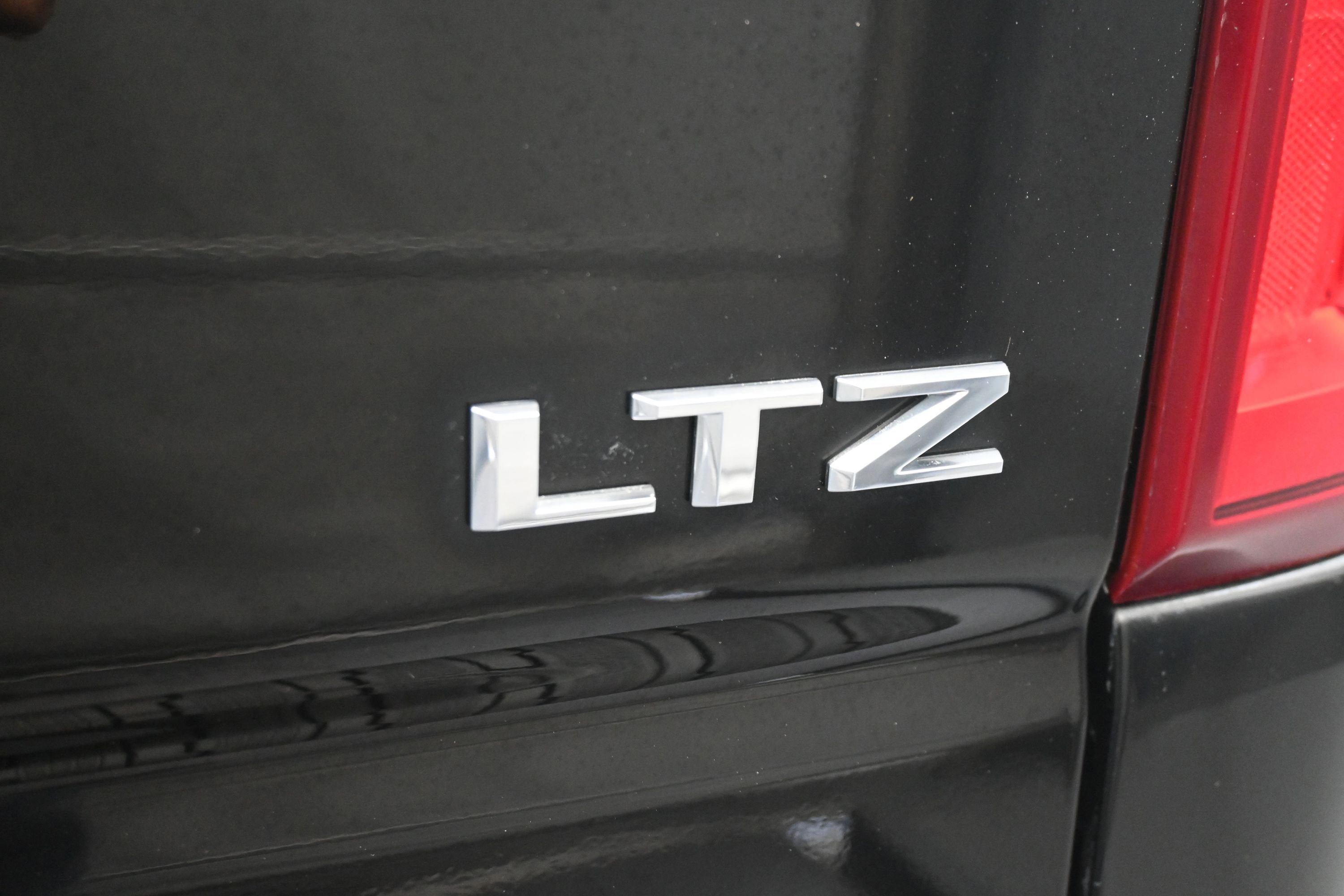 Certified 2023 Chevrolet Silverado 1500 LTZ w/ Technology Package AWD/4WD image 31