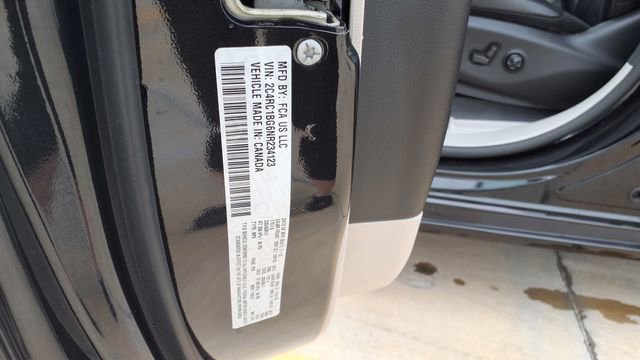 Used 2022 Chrysler Pacifica Touring-L image 33