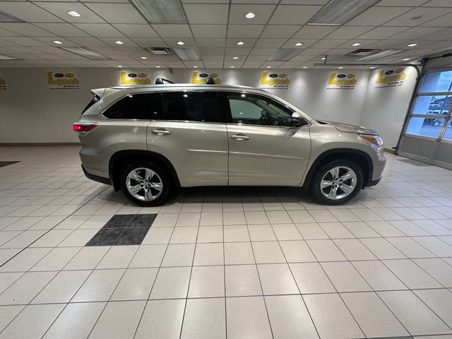 Used 2015 Toyota Highlander Limited AWD/4WD image 3