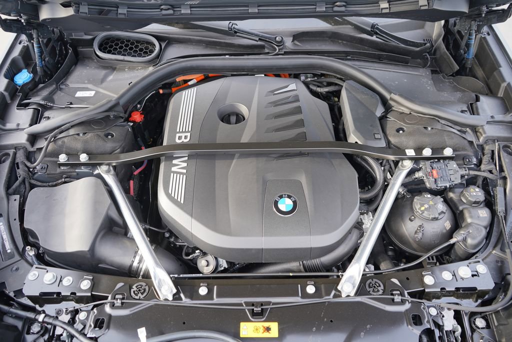 New 2026 BMW 750e xDrive AWD/4WD image 23