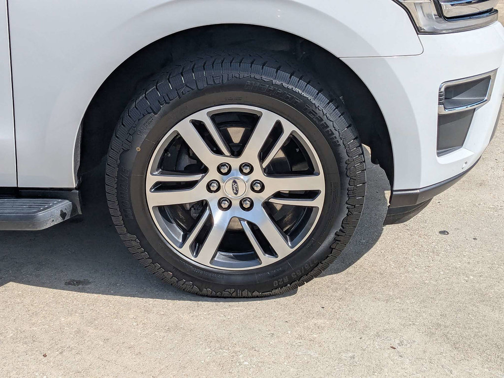 Used 2024 Ford Expedition Max Limited RWD image 11
