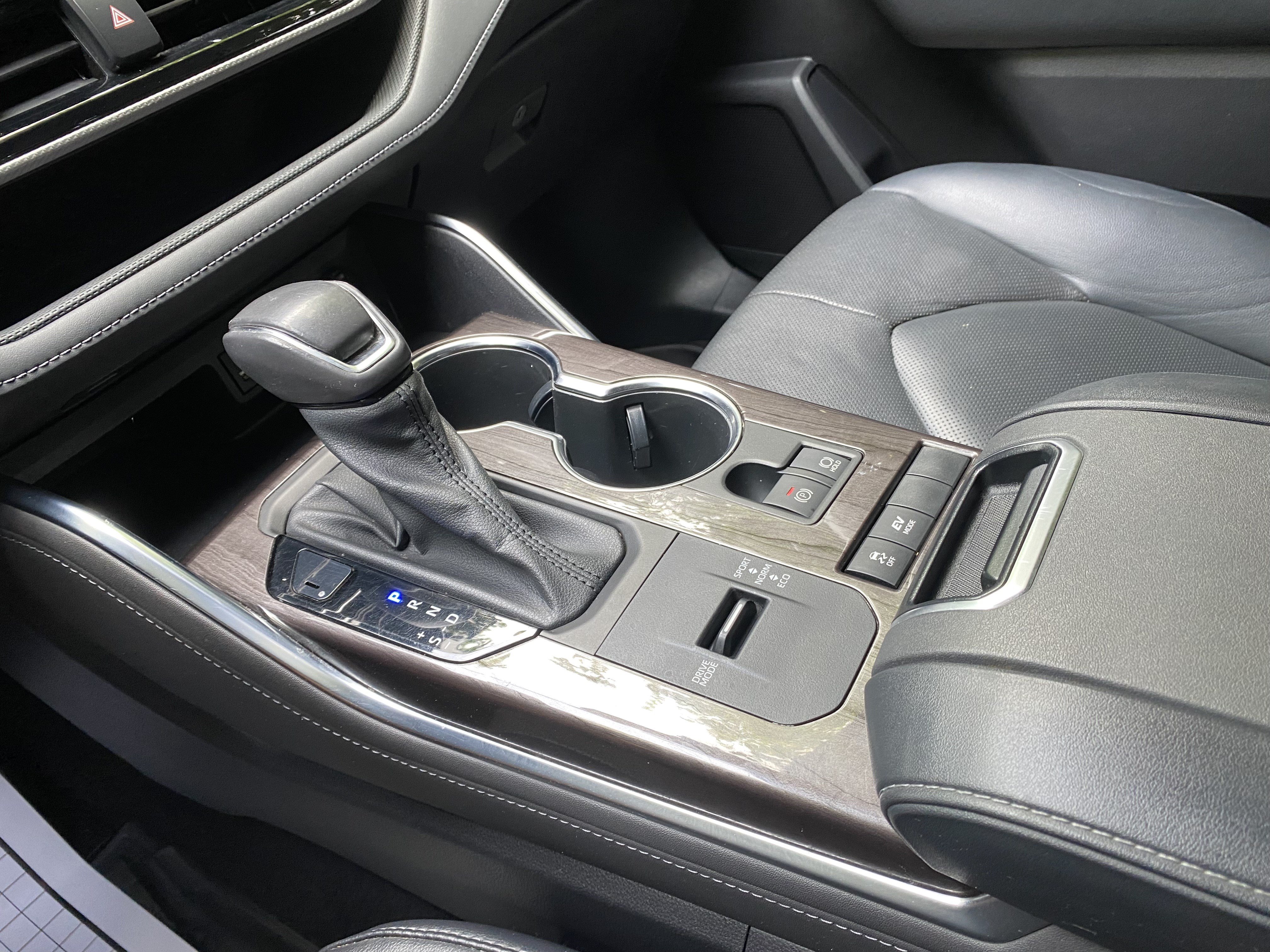 Used 2022 Toyota Highlander Platinum FWD image 31