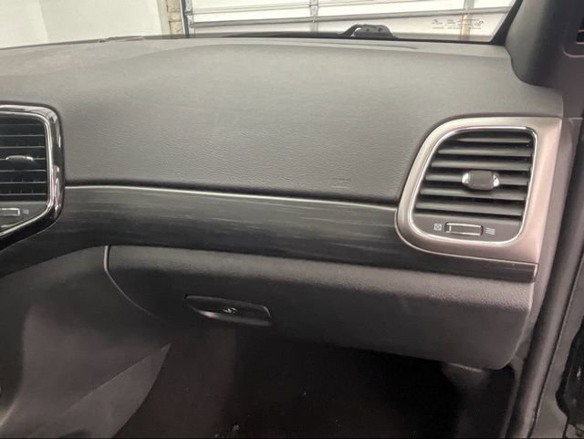 Used 2019 Jeep Grand Cherokee Altitude image 12