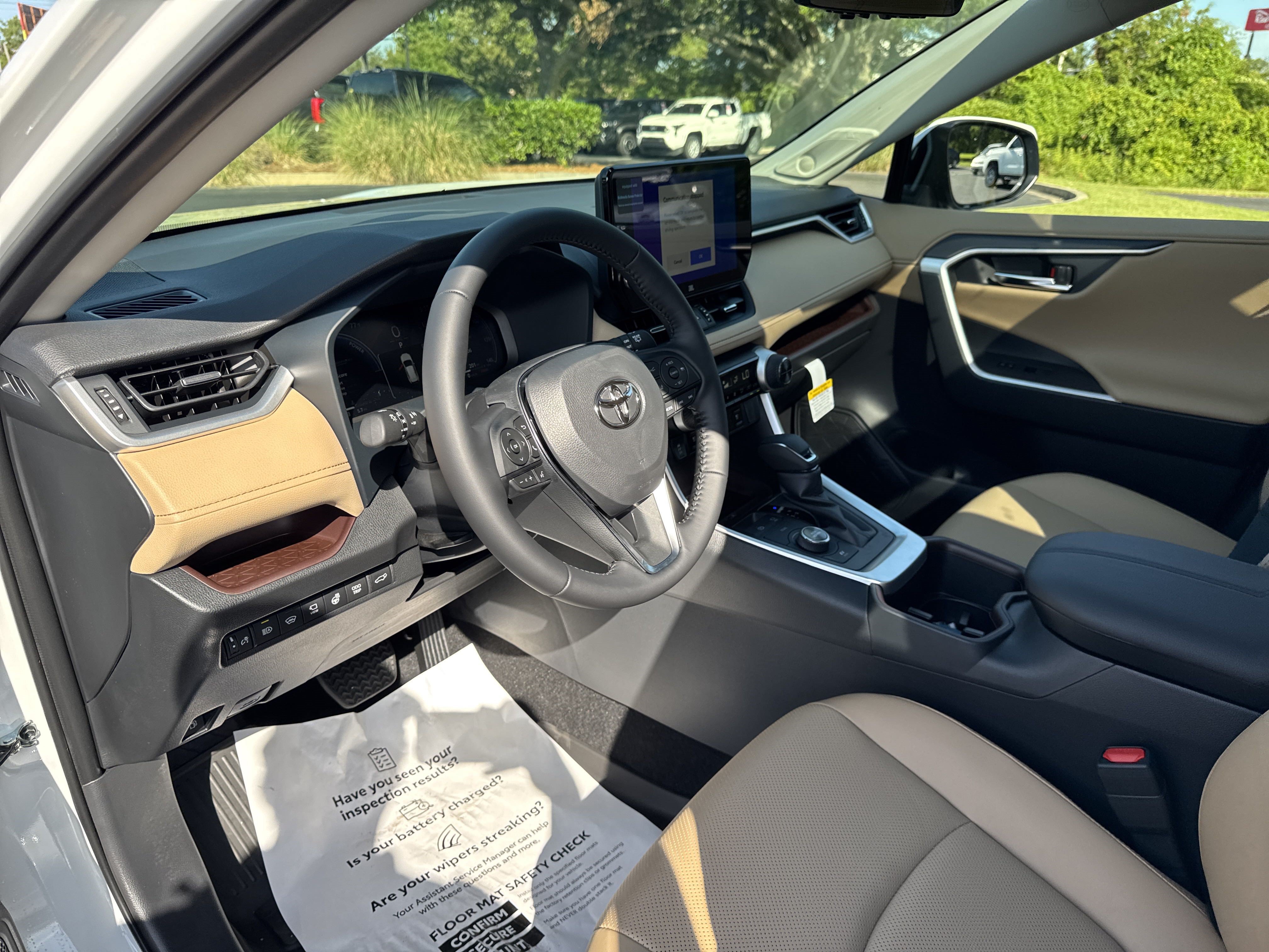 New 2025 Toyota RAV4 Limited w/ Advanced Technology Package AWD/4WD image 15